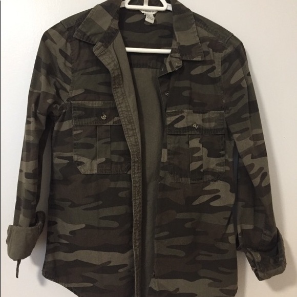 Forever 21 Camo Button Down - Picture 2 of 4